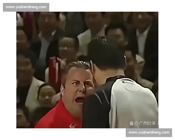 朱芳雨 2010 中巴群殴名场面：组合拳暴打巴西球员，一战封神！